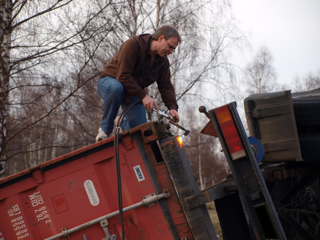 LKW verliert Container Koeln Niehler Ei P070.JPG